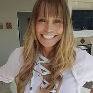 Meet your Posher, Della